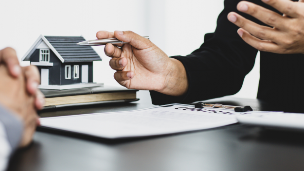 home-renovations-vs-buying-homes